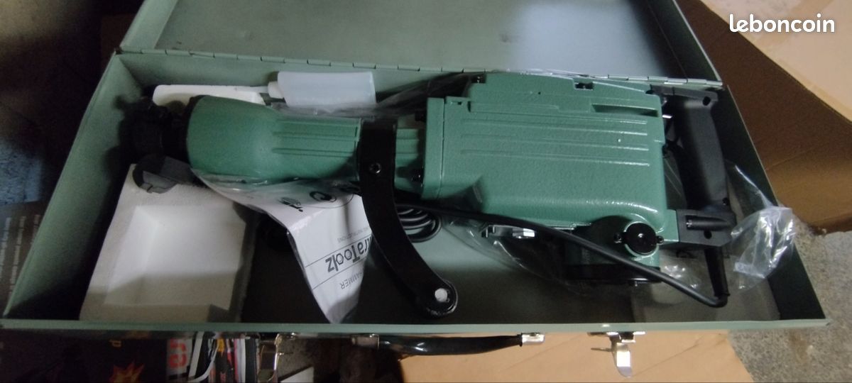 Marteau piqueur 2400W - 3